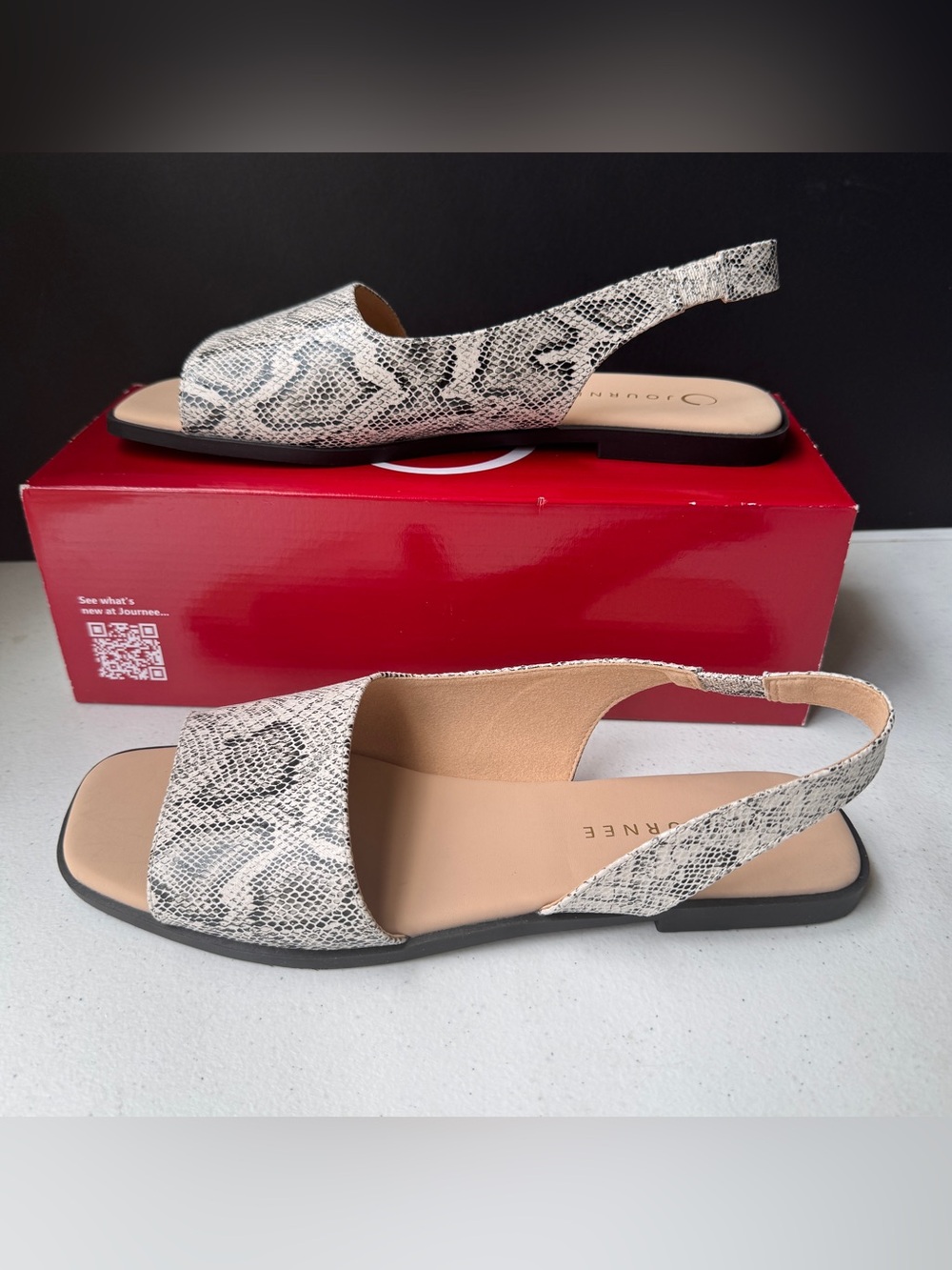JOURNEE COLLECTION WOMENS 9.5M BRINSLEY SNAKE SLING BACK SANDALS CASUAL TRAVEL